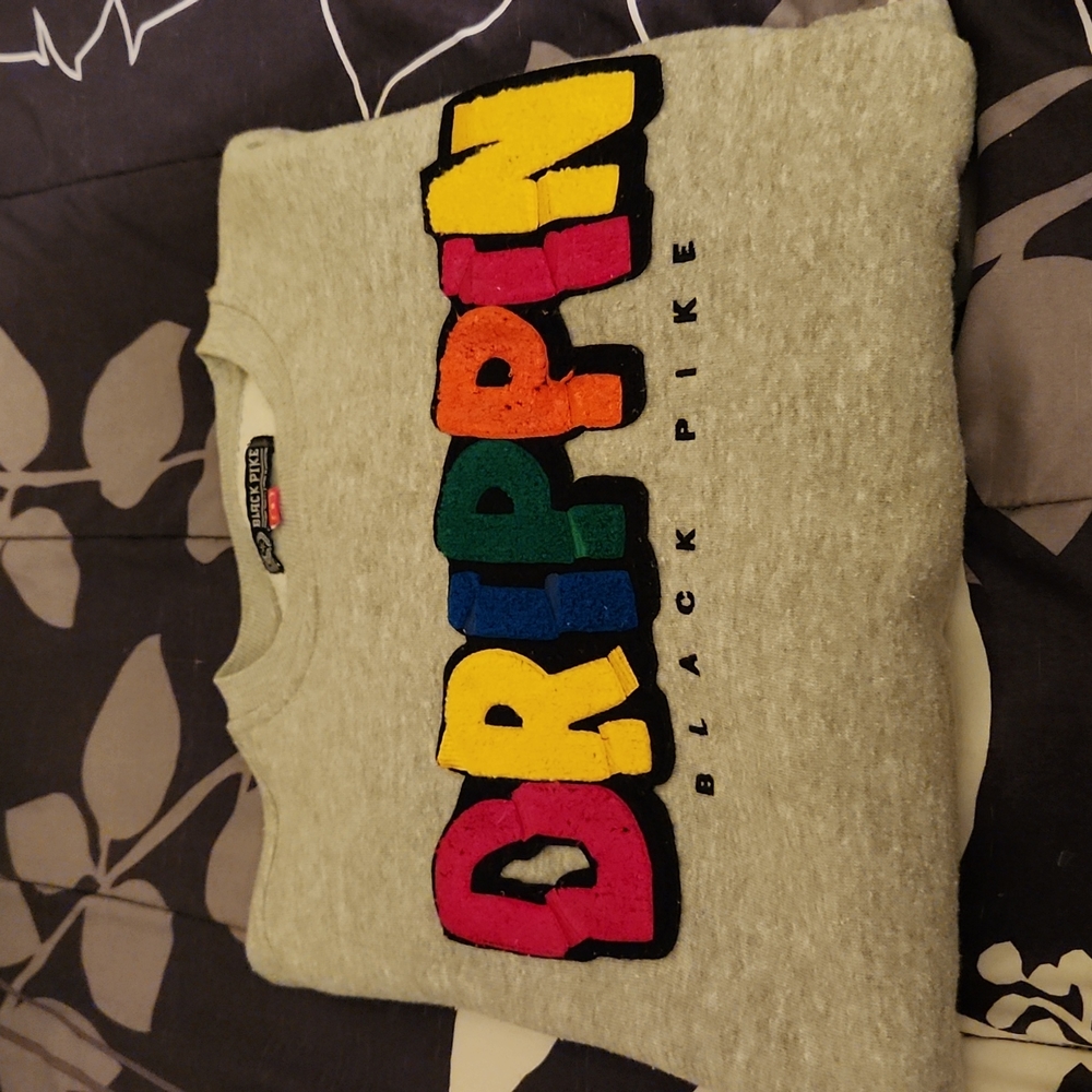 Men's small sweater. Great condition.
